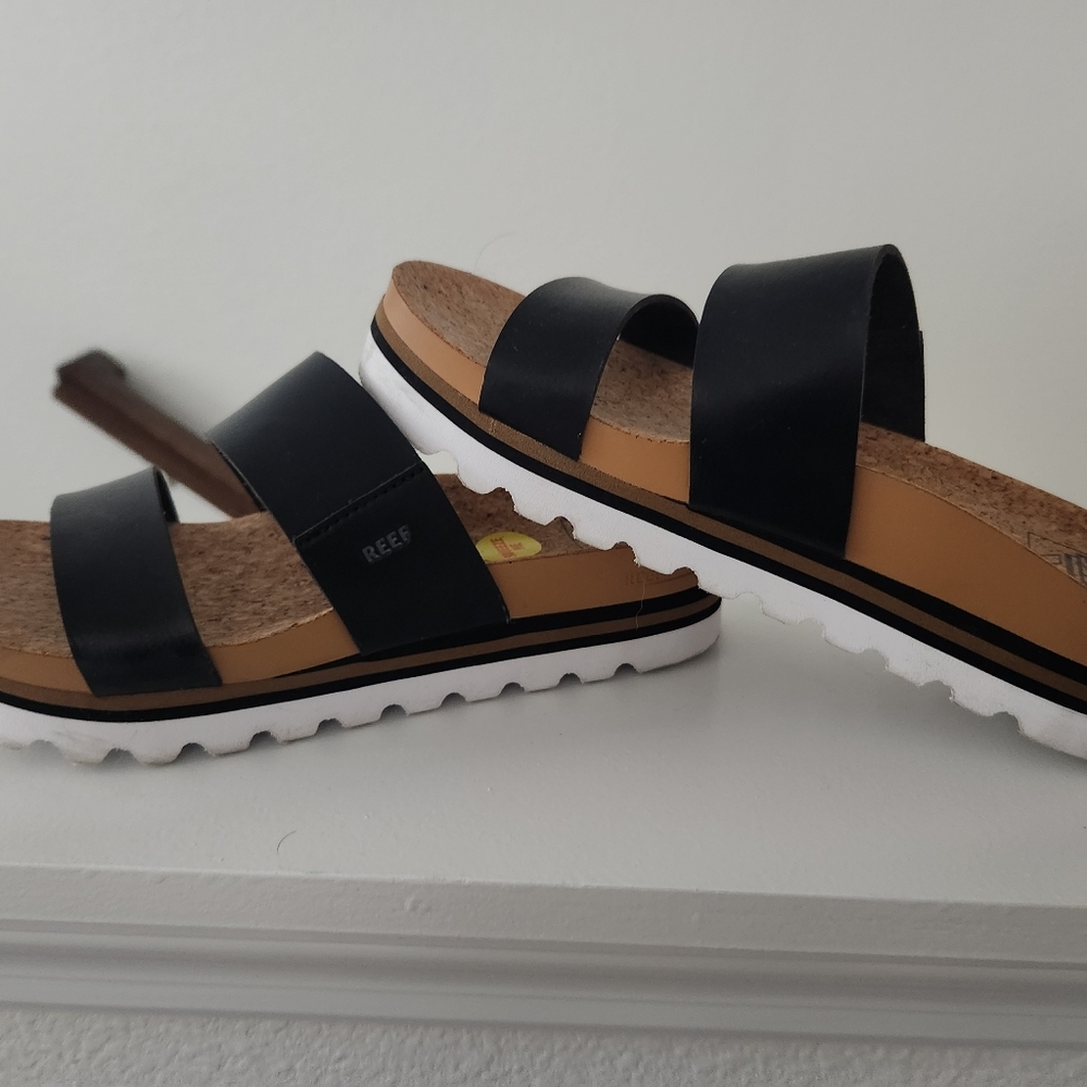 Reef slip on sandels